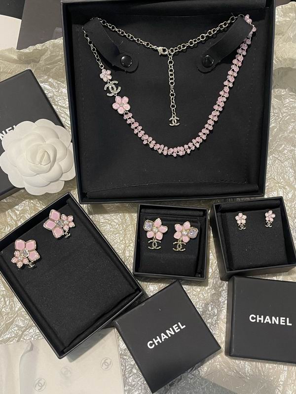 Chanel Suits 03yxs26